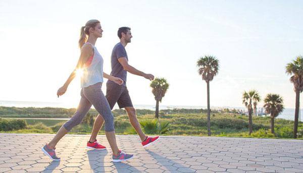 Đi bộ tốt cho người thoát vị đĩa đệm